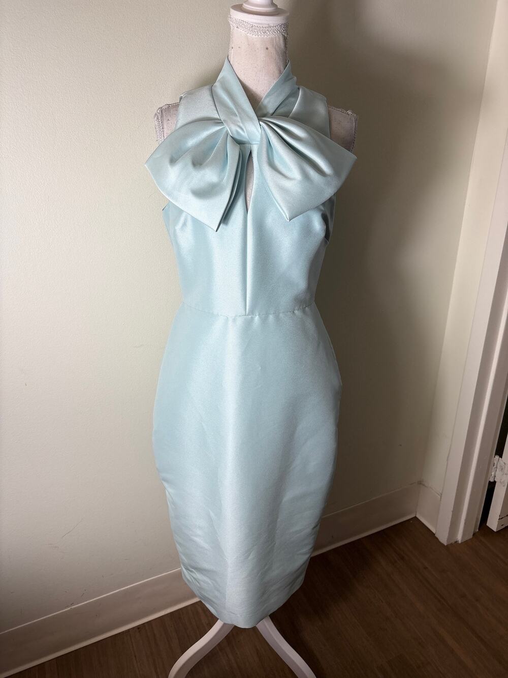 Badgley Mischka Light Blue Sleeveless Midi Sheath Dress Sz 6